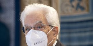 Mattarella “Dalle forze armate aiuto enorme contro il Covid”