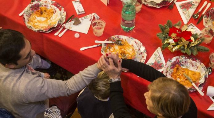 Coronavirus, Natale senza cenoni costa 5 miliardi a tavola