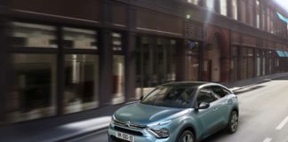 Citroèn è-C4 offre di serie il cavo per la ricarica da 22 kW