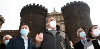 Coronavirus, De Magistris “Siamo al festival dell’ipocrisia”