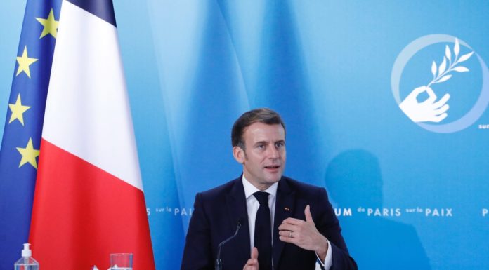 Macron “Gli Usa capiranno, Europa sovrana con la propria difesa”