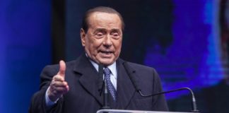 Berlusconi “Maggioranza diversa è impossibile”