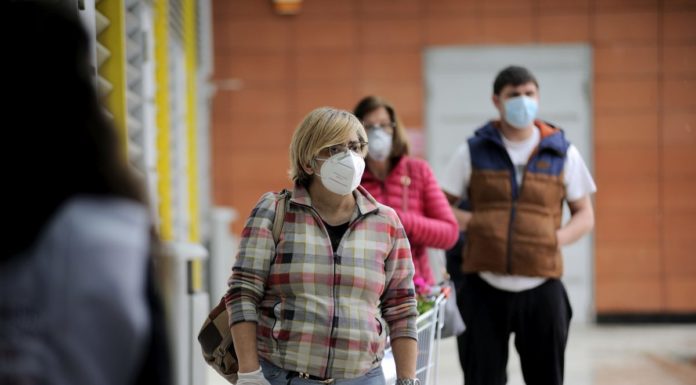 Oltre 6 italiani su 10 temono di entrare in contatto con il Covid