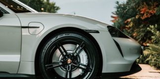 Con Pirelli Elect più autonomia, meno rumore e massima aderenza