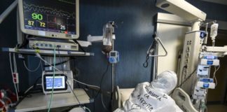 Coronavirus, lieve calo positivi e meno ricoveri in intensive