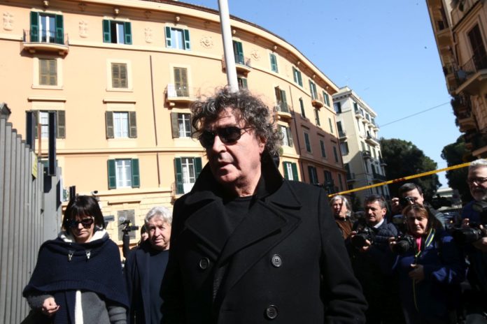 CAMERA ARDENTE FABRIZIO FRIZZI ALLA SEDE RAI DI VIALE MAZZINI
