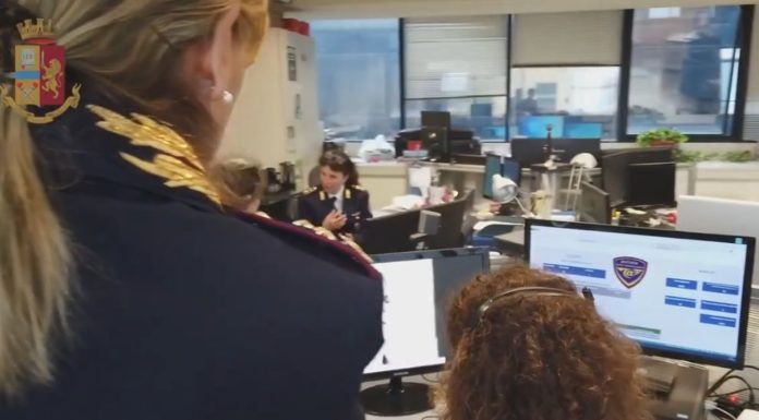 Minori adescati con falsi profili social, due arresti nel palermitano