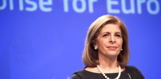 Covid, Commissione Ue “Rendere Natale più sicuro, non cancellarlo”