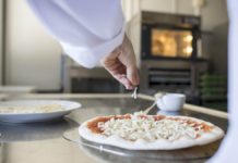 La Regione Campania e il gruppo Comexposium firmano un accordo preliminare per la promozione nel mondo dell’arte del Pizzaiuolo