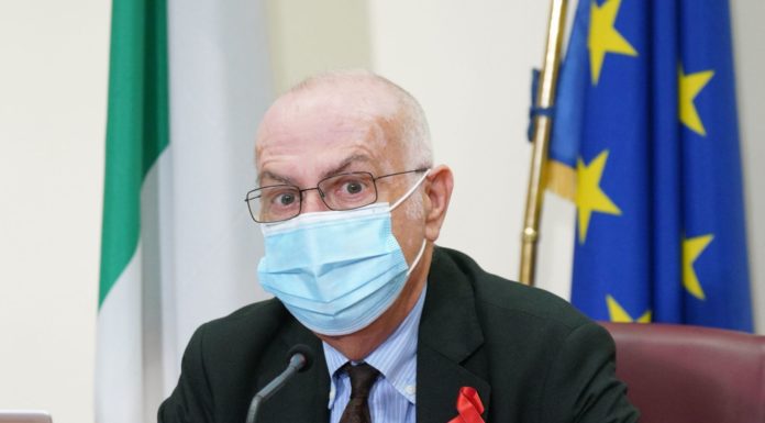 Rezza “incidenza Covid alta e calo lento, non abbassare la guardia”