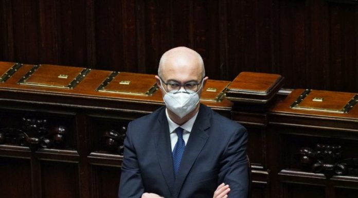 Governo, D’Incà “Avanti con Conte, a Renzi dico di correre insieme”