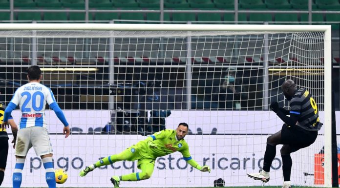 Pari Milan ma resta primo, Inter batte Napoli e va a -1