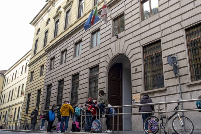 PRIMO GIORNO DI SCUOLA PER LE CLASSI SECONDA E TERZA MEDIA
