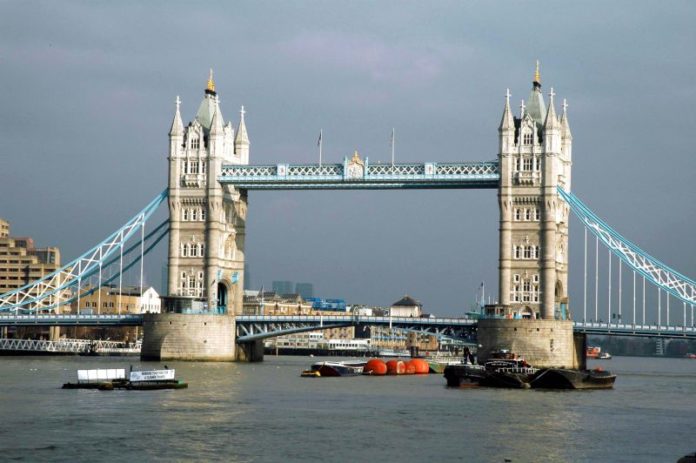 TOWER BRIDGE LONDRA TAMIGI