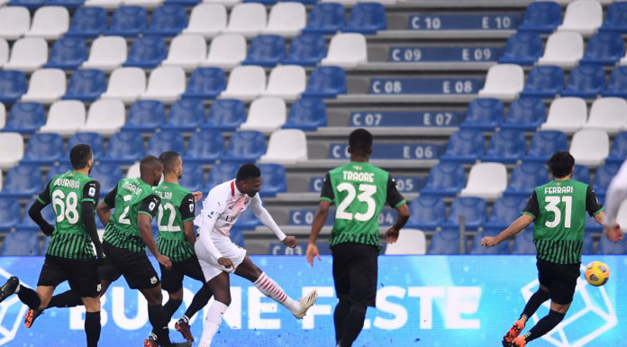 Milan vince e resta in testa, Inter tiene il passo