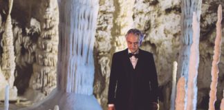 Bocelli canta “Silent Night” nelle grotte di Frasassi