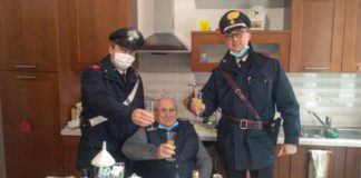 A 94 anni chiama i Carabinieri per il brindisi di Natale, “sono solo”