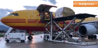 Giunto a Ciampino aereo con migliaia di dosi vaccino