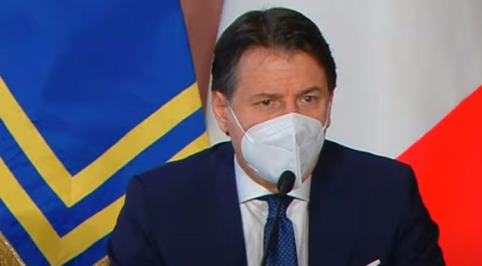 Conte “Senza fiducia di un partito andrò in Parlamento”