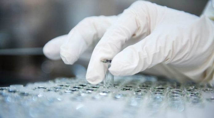 Coronavirus, Regno Unito approva vaccino Astrazeneca/Oxford