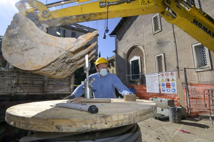 LAVORI DI RISTRUTTURAZIONE AI LOTTI ATER ALLA GARBATELLA