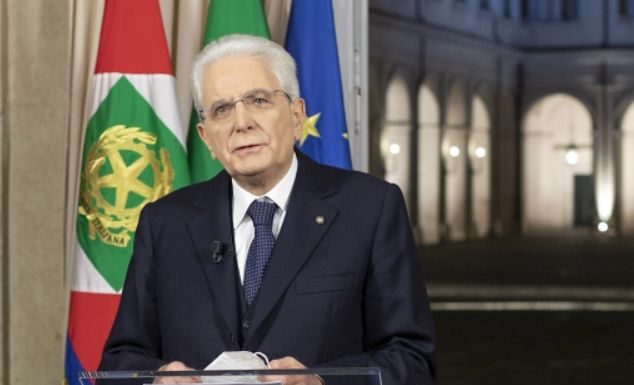 Mattarella “Vaccinarsi è un dovere”, Conte “Richiamo a coesione”