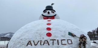 Nel bergamasco il pupazzo di neve dei record, 5 metri di altezza