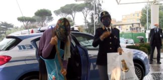 Epifania, Polizia porta doni e cioccolato ai bimbi del Gemelli