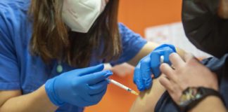 Vaccino, in Italia oltre 413 mila somministrazioni