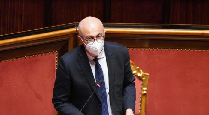 Governo, D’Incà “Andare avanti con Conte”