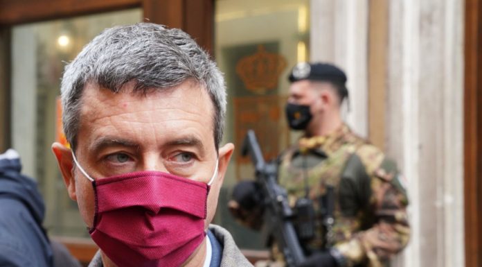 Orlando “Conte è il punto di equilibrio della maggioranza”