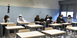 Puglia, presidi sanitari, screening e vaccini a scuola