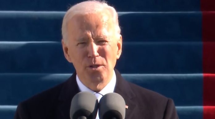 Usa, inizia l’era Biden. “La democrazia va difesa”