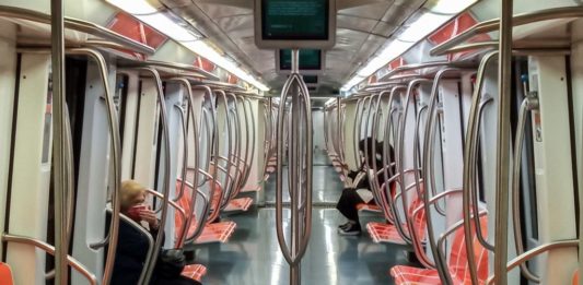 Roma, muore un uomo investito da un treno nella stazione metropolitana della Garbatella