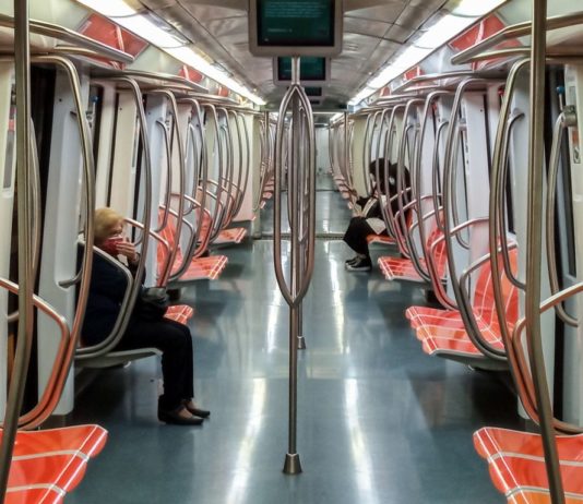 Roma, muore un uomo investito da un treno nella stazione metropolitana della Garbatella