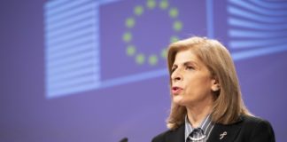 Vaccini, Commissione Ue “Ritardi inaccettabili”