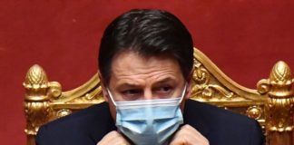 Conte si è dimesso, consultazioni da domani