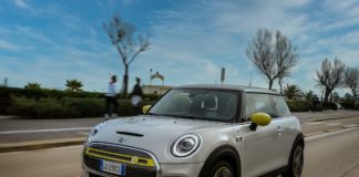 Mini lancia Cooper SE, per una mobilità a zero emissioni