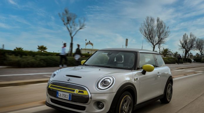 Mini lancia Cooper SE, per una mobilità a zero emissioni