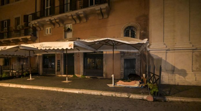 Chessa “Tornare subito in zona gialla in Sardegna riaprendo attività”