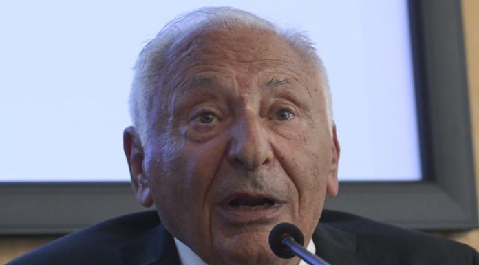 Sanremo, Mogol “Periodo difficile, nessuno sia messo a rischio”