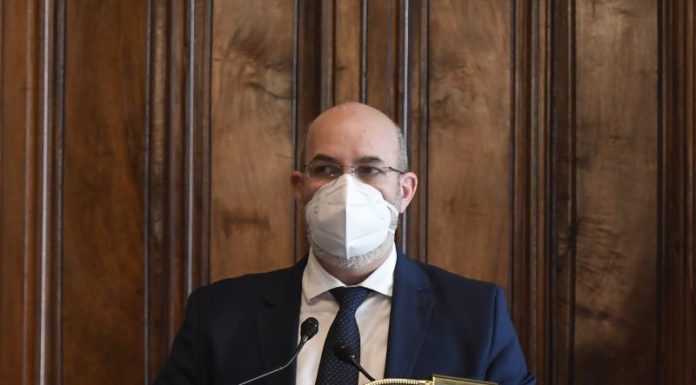 Governo, Crimi “Ci saremo con lealtà ma serve maggioranza politica”