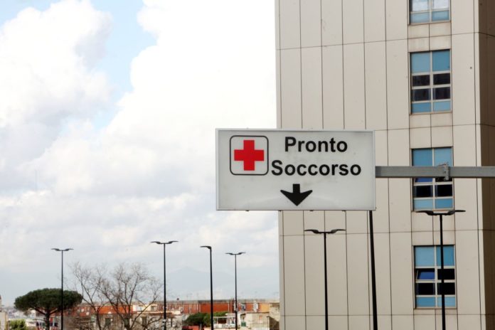 ESTERNO OSPEDALE DEL MARE A NAPOLI