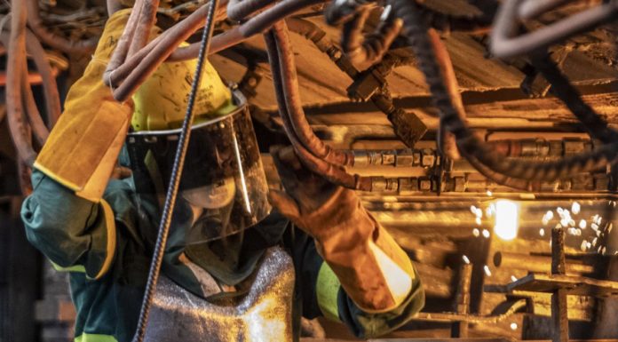 A dicembre in calo la produzione industriale