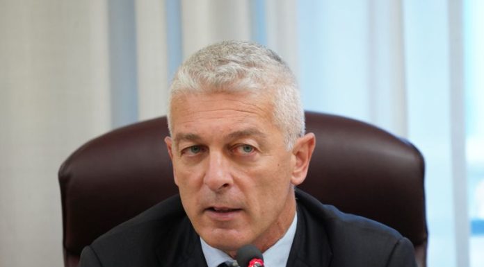 M5s: Morra “O torna ai suoi valori o scomparirà”