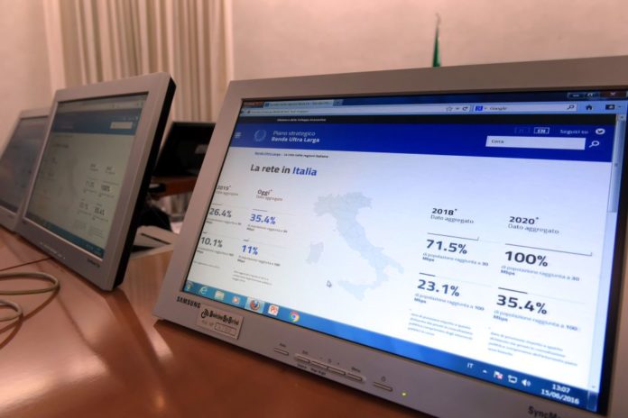 CONFERENZA STAMPA DI PRESENTAZIONE DEL SITO WEB SUL PIANO NAZIONALE BANDA ULTRALARGA