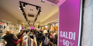 Consumi, a gennaio indicatore Confcommercio in calo del 12,9%