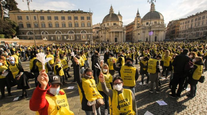 I lavoratori del gioco legale scendono in piazza “Siamo allo stremo”
