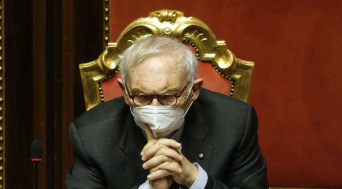 Scuola, Bianchi “Priorità vaccinare insegnanti e personale”