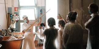 Parmigiano Reggiano, appuntamenti social per assistere alla produzione